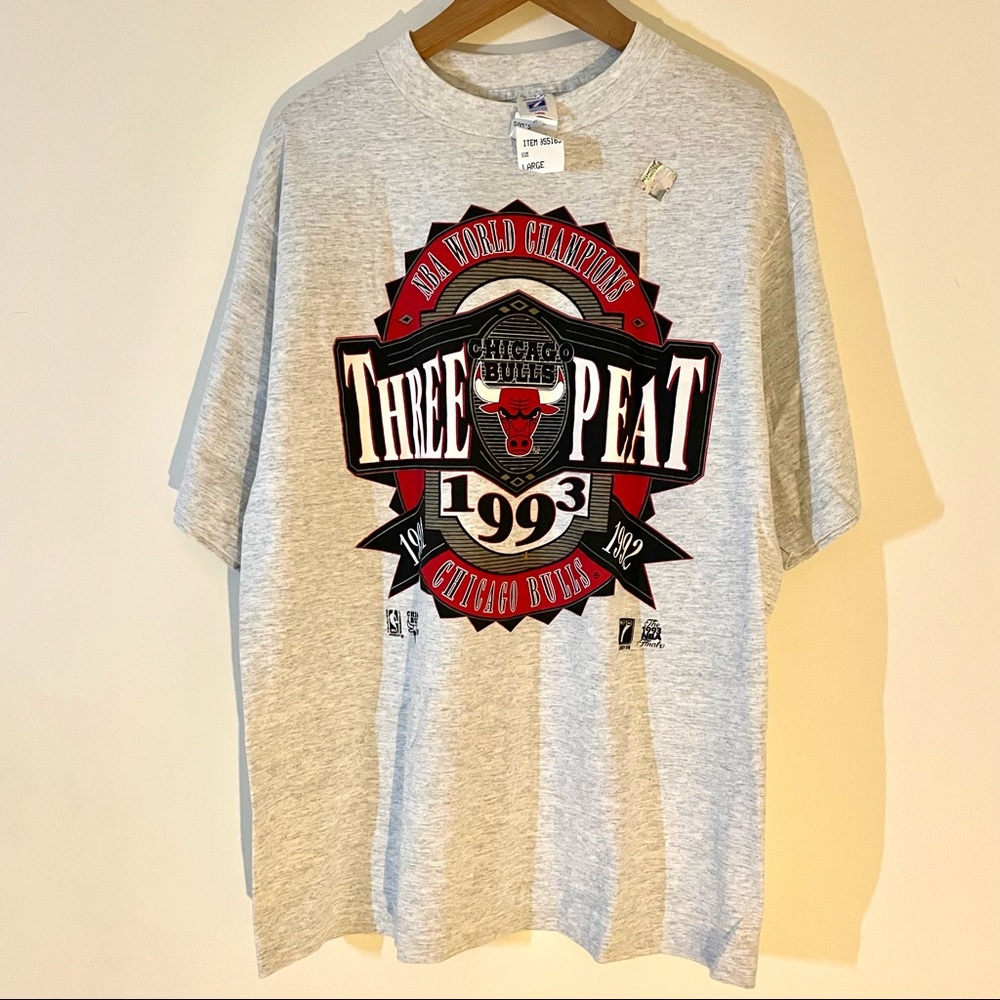 Vtg Chicago Bulls 1993 NBA Champions Three Peat Tee Shirt